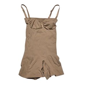 Skims Seamless Sculpt Strapless Thigh Bodysuit Clay Tan Medium NWOT